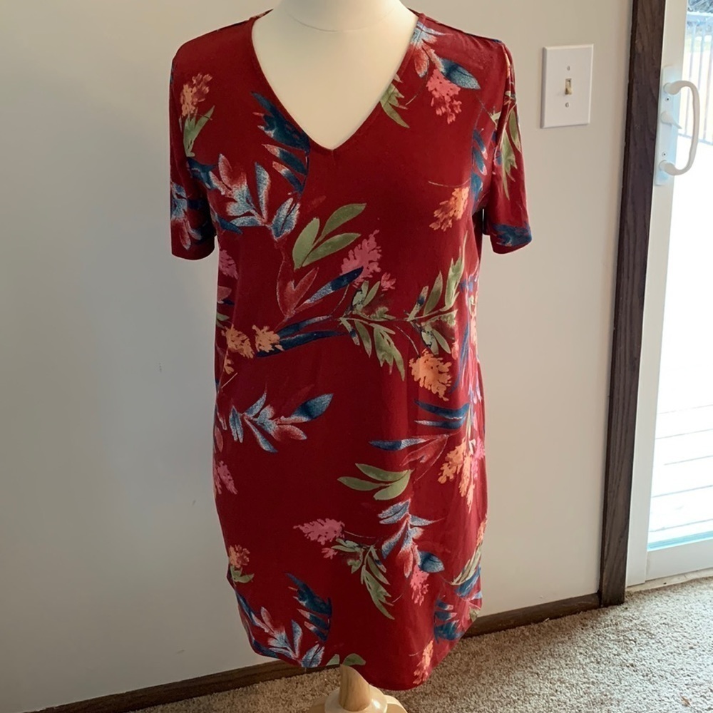 Christian Siriano Floral dress in Size XL, very good condition, some high low